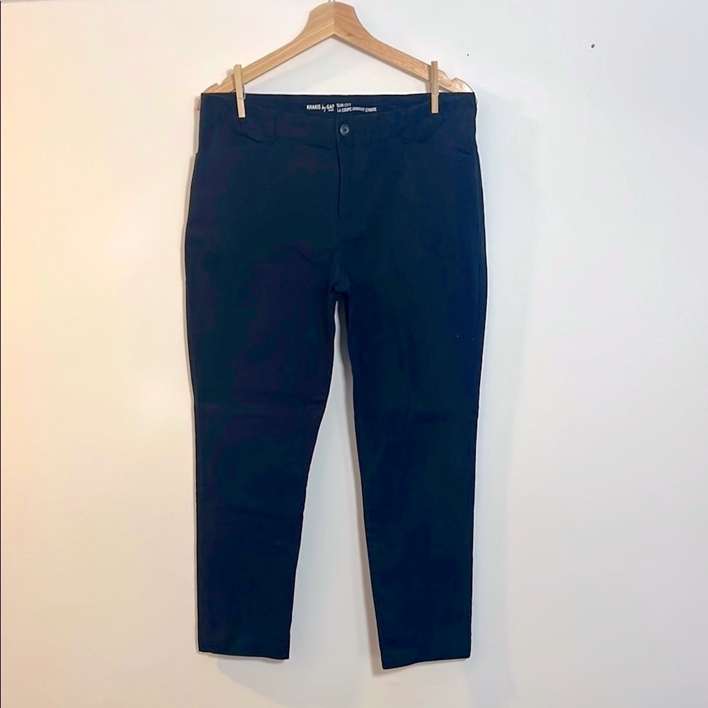GAP Women’s Slim City Khaki Pants